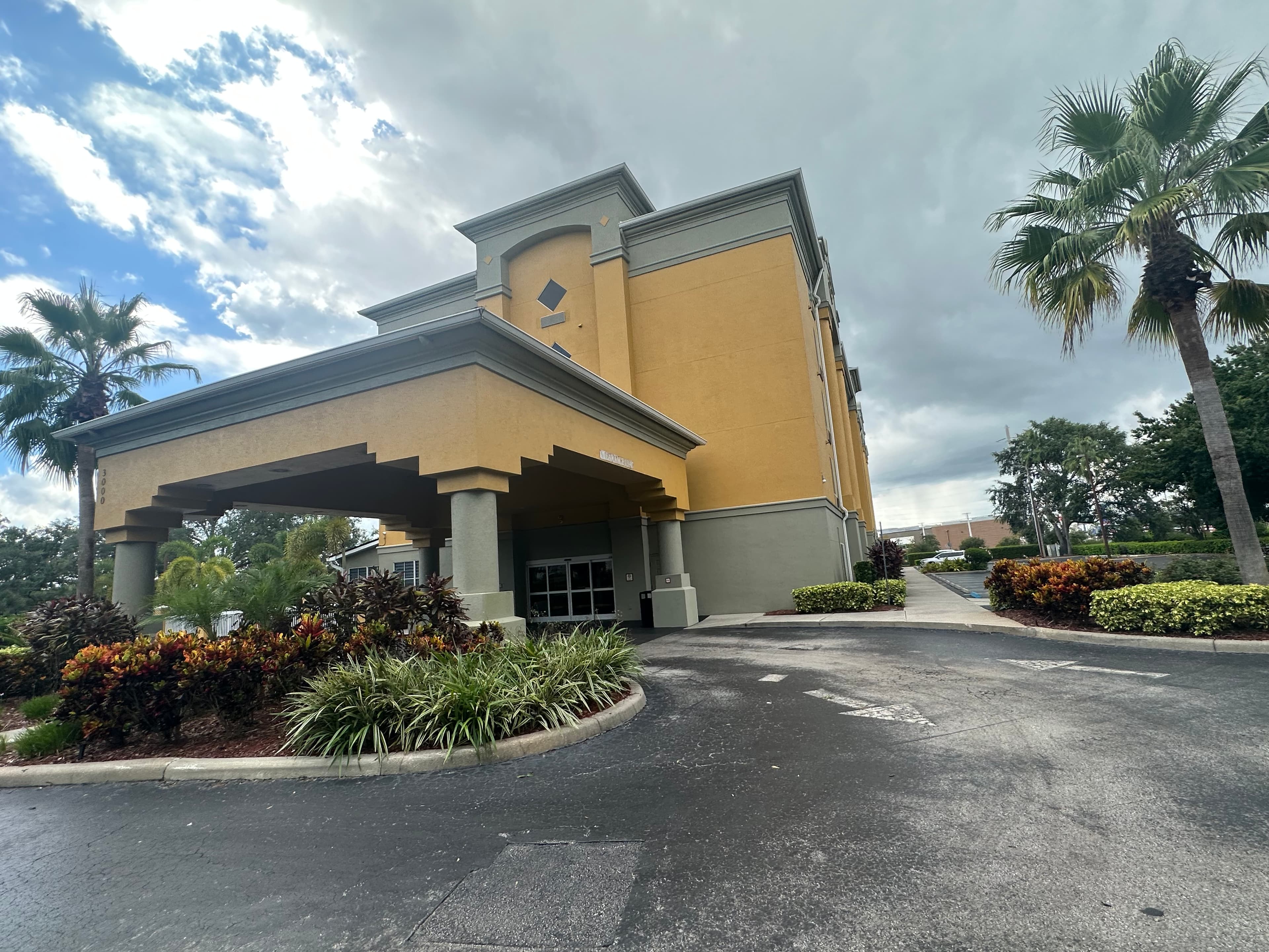 Galleria Palms Hotel — photo 3