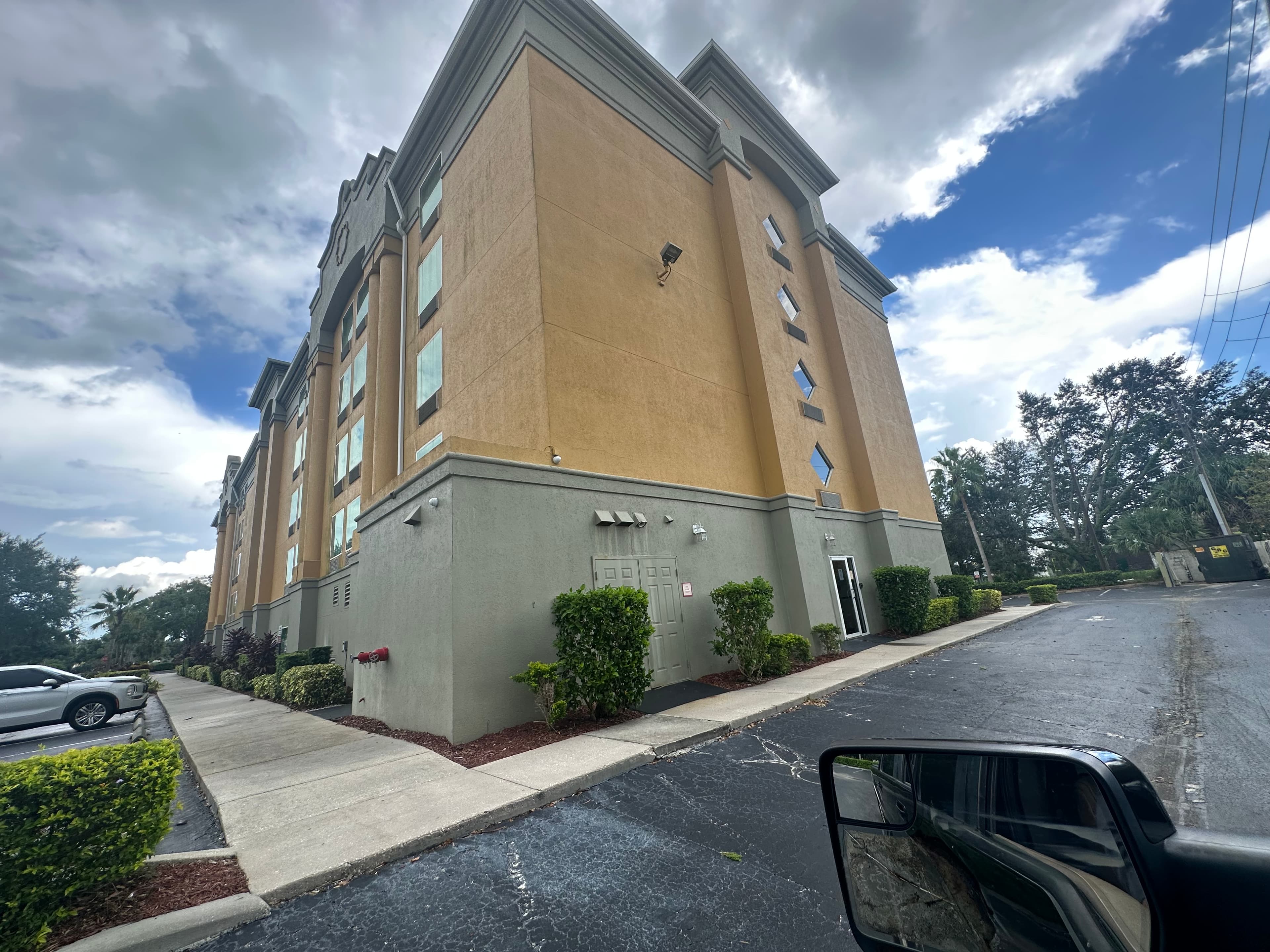 Galleria Palms Hotel — photo 9