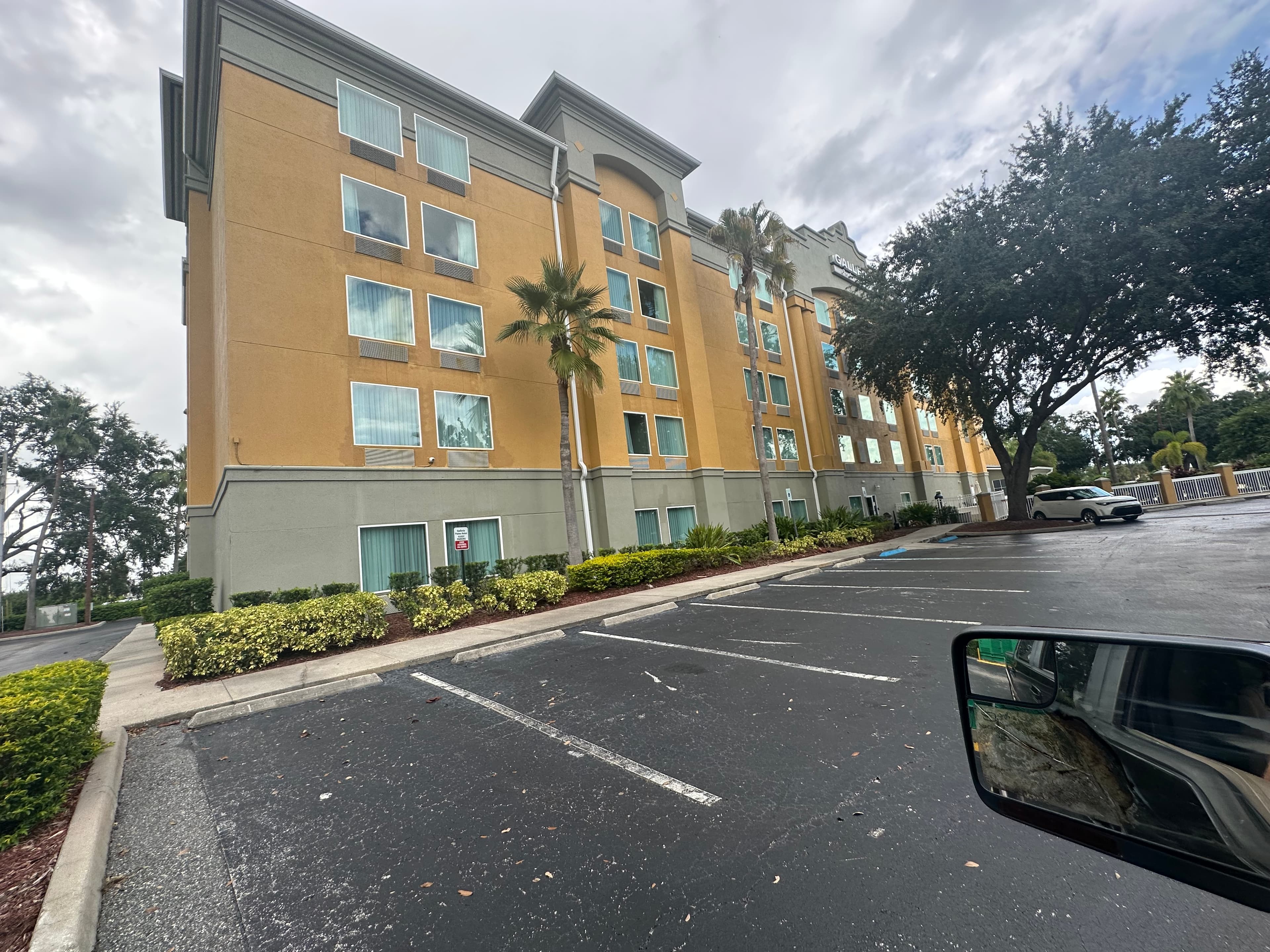 Galleria Palms Hotel — photo 11
